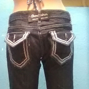 CHUN'S CROPPED BLUE JEANS w/ Embroidered Pockets